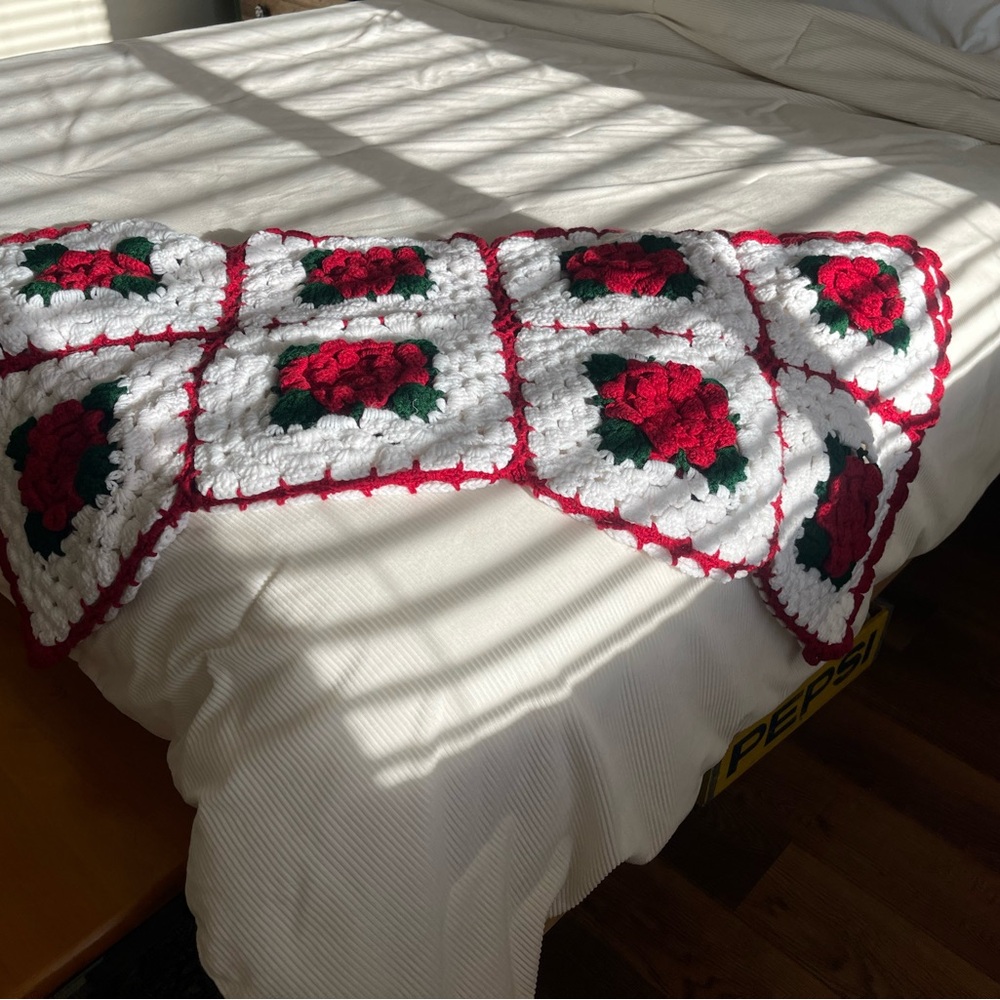 Handmade Antique Rose Throw - Picture 1 of 2